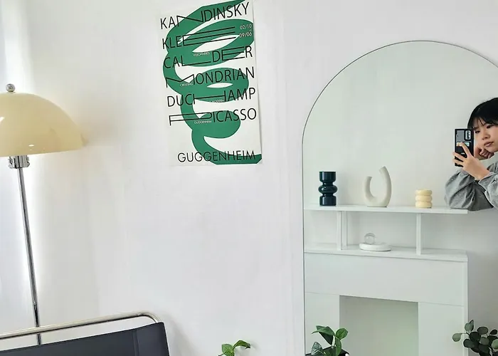 Apartment Two 2f, 3mins Hapjeong Station, 4beds *