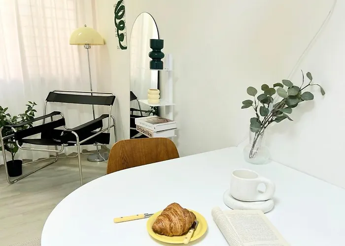 Two 2f, 3mins Hapjeong Station, 4beds Seoul