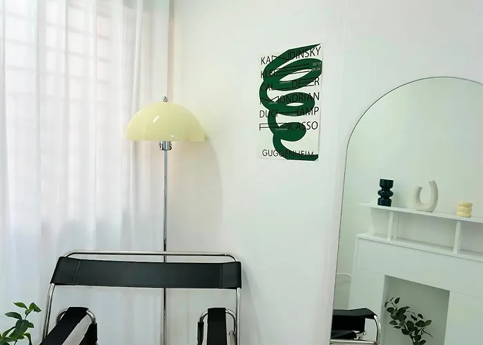 Apartment Two 2f, 3mins Hapjeong Station, 4beds *