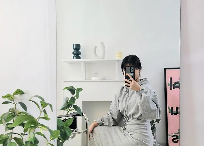 Two 2f, 3mins Hapjeong Station, 4beds * Seoul