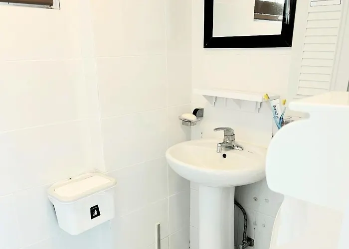 Two 2f, 3mins Hapjeong Station, 4beds *